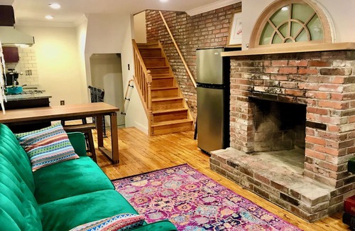 Washington Square West Cottage | Charming cottage in Ave of the Arts -Center City