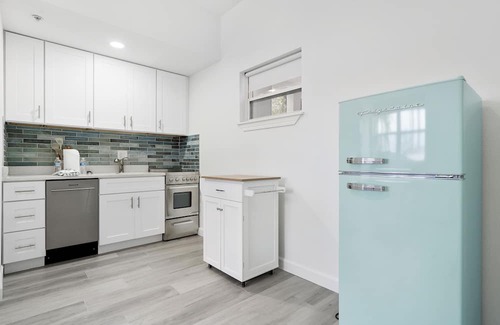 Pass-a-Grille Historic District Apartment | La Tortuga Historic Pass A Grille St Pete Beach 6-9