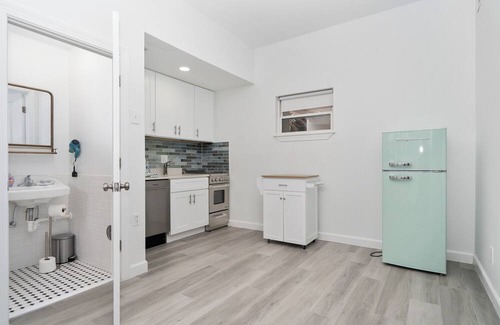 Pass-a-Grille Historic District Apartment | La Tortuga Historic Pass A Grille St Pete Beach 6-9