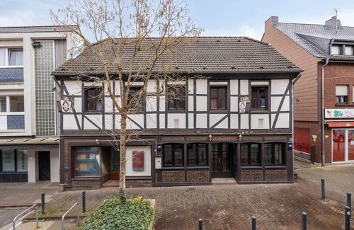 Rhein-Erft-Kreis District Apartment | DEINE BUDE - 5 Zi., Bäder, Küche