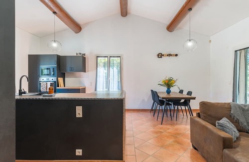 Roussillon Cottage | Domaine Plan des Devens
