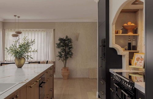 Coolangatta Apartment | Cinque House Luxury Accommodation near Berry/Beach