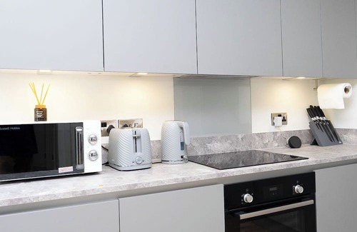 Manchester City Centre Apartment | Luxe Apartment in M1 | Pool, Gym & Spa