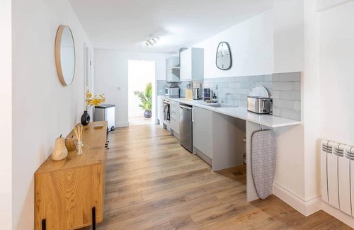 Ely Apartment | Modern One Bed Flat Near Ely Cathedral - Sleeps 4