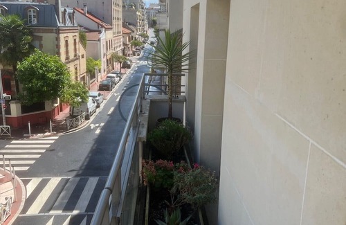 Montrouge Apartment | Chez Lili et David, just outside Paris