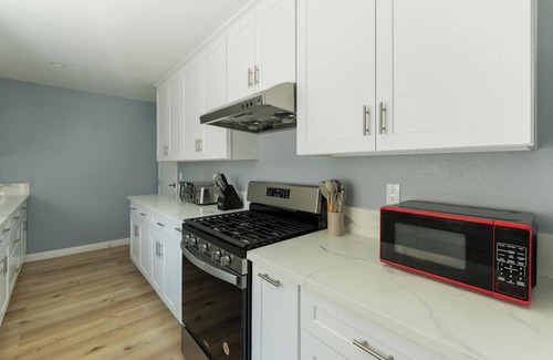Lamanda Park House | Spacious 3BR Home Close to Caltech