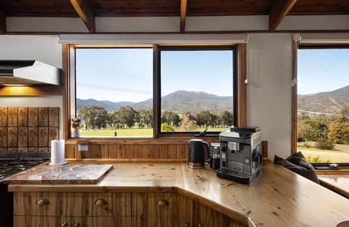 Tawonga South House | Alpine Alps Cabin-Sleeps 10-Pool & Mountain Views