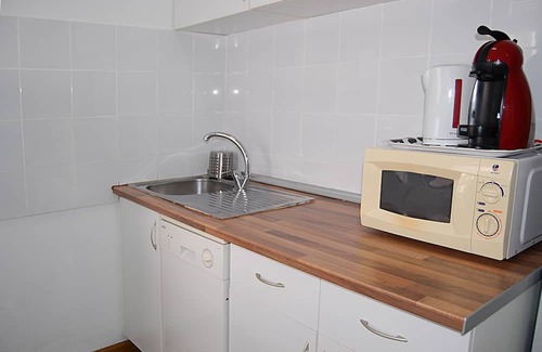 Nervion Apartment | Apartment on 3rd floor, in commercial and leisure area. Good location.