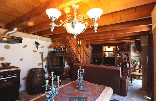Molares Apartment | Apartment 'Casa Alto Das Fragas' with Mountain View, Wi-Fi and Air Conditioning
