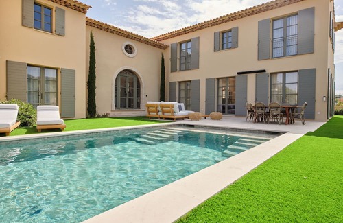 Cote d'Azur- French Riviera Villa | Villa Eucleia - 7 rooms with hotel services in the center of Saint-Tropez