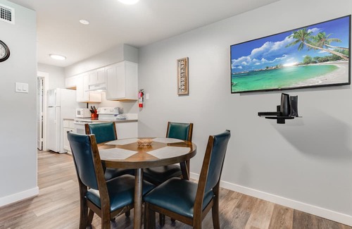 Port Aransas Condo | Roomy 1 BDRM Large Pool w/a Private Courtyard and a 5 Min Walk to the Beach