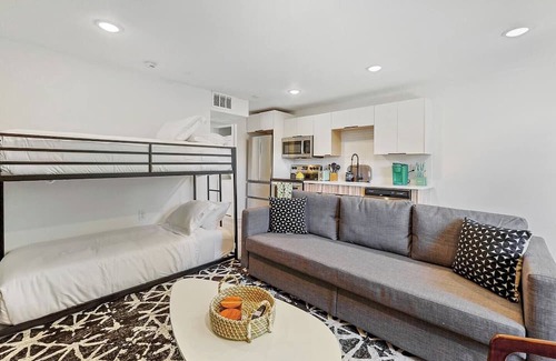 Old East Dallas Apartment | 1st floor apartment near Downtown Dallas with free parking.