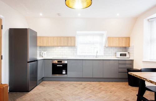 Harwich Apartment | Two Bed Apartment in Harwich, Close to Shops, Private Parking, Fast WiFi