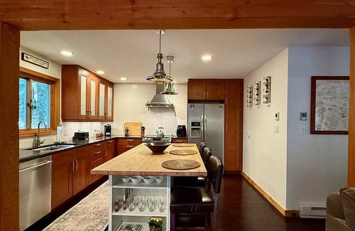 Wilmington Cabin | 3-Bed Lodge Minutes to Mt Snow, Hermitage Club, Ropanda Lake & Two Golf Courses