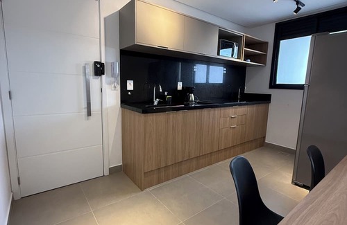 Ponta da Praia Apartment | Cozy apartment in Santos 1, pet friendly.