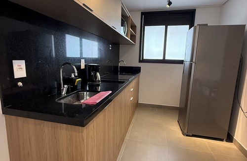 Ponta da Praia Apartment | Cozy apartment in Santos 1, pet friendly.