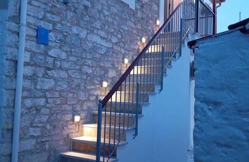 Trikeri Apartment | Charming 1-bedroom apartment in wonderful Ag.Kiriaki Trikeri Volos with WiFi, AC