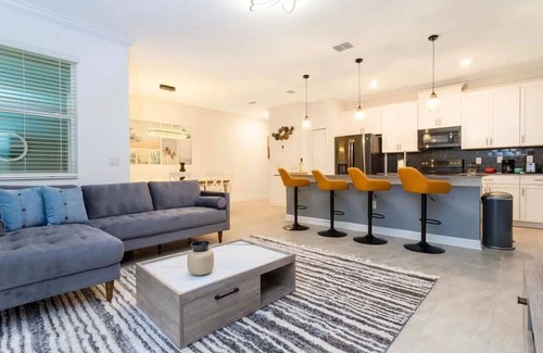 Four Corners House | Cozy Townhouse 4Bd Near Disney| Private Pool & BBQ