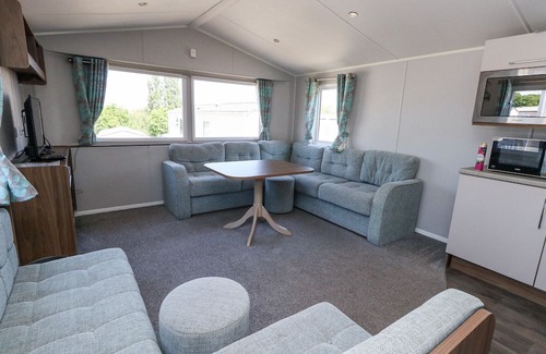 Hamworthy Cottage | 13 SUNSET TERRACE ROCKLEY PARK, family friendly in Poole
