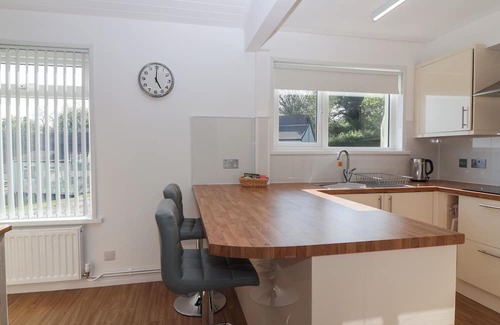 Heligan Cottage | PEBBLE & PINE AT HARCOMBE HOUSE, family friendly in Chudleigh