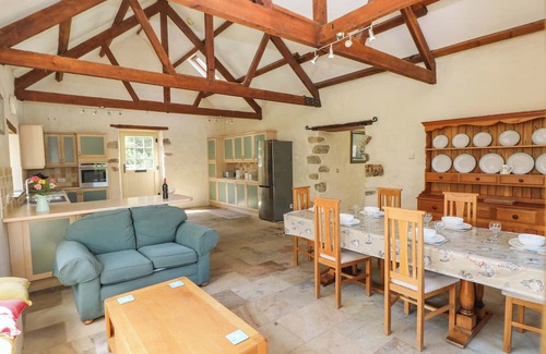 Hayscastle Cross Cottage | CARREG LAS, pet friendly, country holiday cottage in Wolfscastle