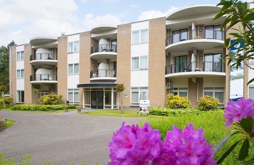 De Bult House | De Bult Getaway: 2 Units w/Pool & Sauna | Near National Parks & Trails