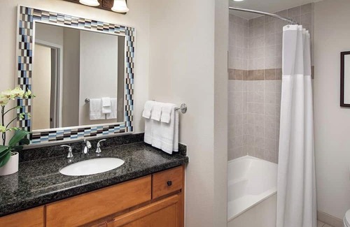 Palm Desert Condo | 2-bedroom condo in marvelous Palm Desert with AC, WiFi, fitness room