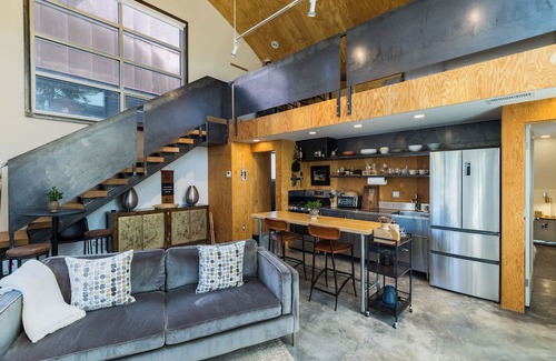 Santa Fe House | Sunny Open Home by Cafecito in Baca Railyard