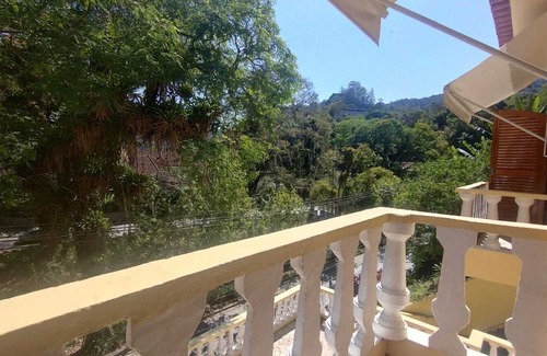 Historic Center Apartment | Romantic Suite with balcony view in the Historic Center of Petrópolis