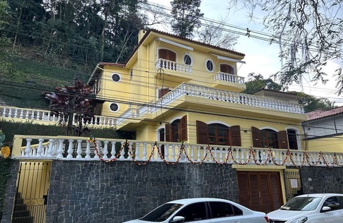 Historic Center Apartment | Romantic Suite with balcony view in the Historic Center of Petrópolis