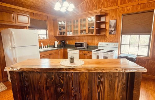 Tattnall County Cabin | The Pond House on Rock Hill Farm