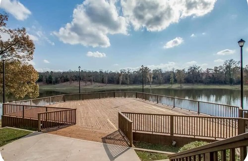 Van Zandt County House | Premier country house with top amenities in Ben Wheeler near Canton Trade Days