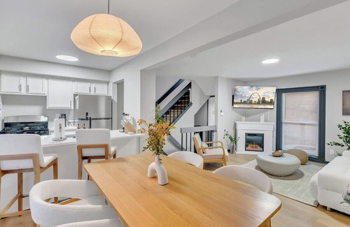 Soulard Apartment | Spacious 3-bedroom apartment with WiFi, AC in enjoyable St. Louis