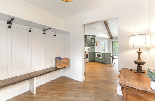 Mattawana House | Charming 4-bedroom house on 16+ Acres with Creek, Hiking Trails and Hot Tub