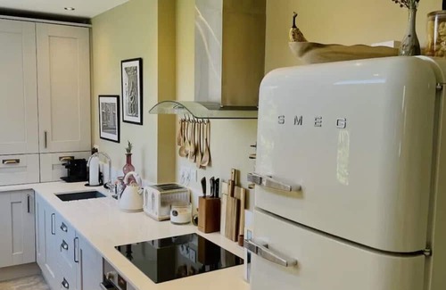 West Bridgford House | Cosy 2-bedroom home located in the heart of West Bridgford - Inc enclosed garden