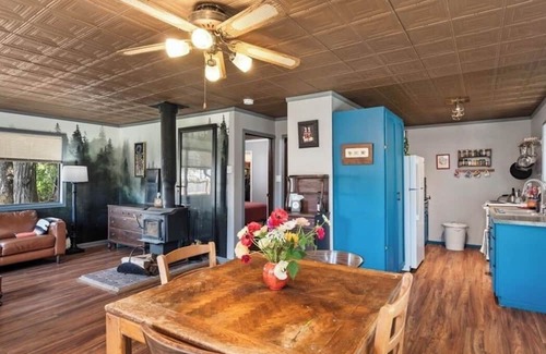 Pacific Beach Cabin | Charming 1-bedroom cabin in Pacific Beach
