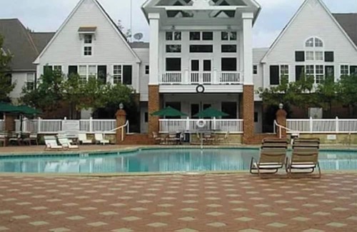 Lackey Resort | Charming 2-bedroom resort with fitness room, WiFi in wonderful Williamsburg