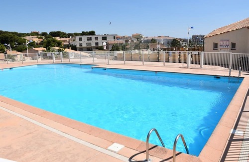 Sausset-les-Pins Apartment | Great accommodation for 4 next to the beach and swimming pool
