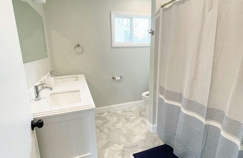 Bristol House | Coastal&Historic Charm - Short Walk to the Heart of Bristol and local favorites!