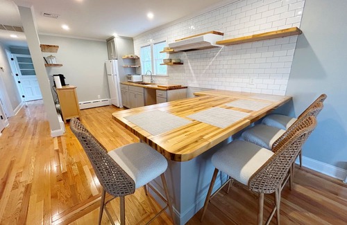 Bristol House | Coastal&Historic Charm - Short Walk to the Heart of Bristol and local favorites!
