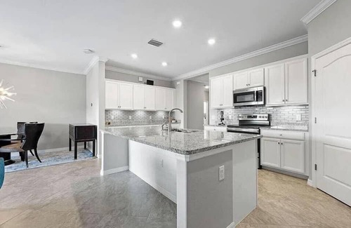 Naples House | Lovely Naples 3-bedroom home with heated salt water pool, 15 minutes to beaches