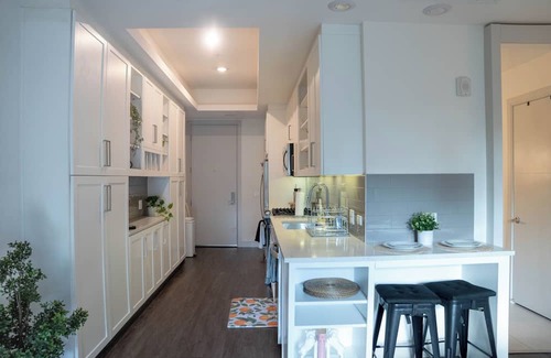 Santa Ana Apartment | Modern studio apartment with roof top, WiFi, AC in enjoyable Irvine