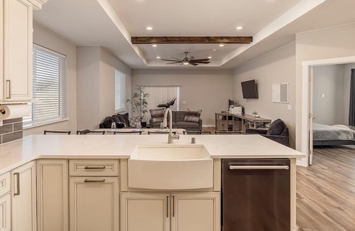 Palmer House | 3-bedroom townhome in perfect Palmer with WiFi