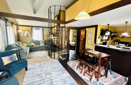 Cedar Ski Chalet | Chalet Near Sleeping Bear Dunes National Lakeshore w/neighborhood golf course.
