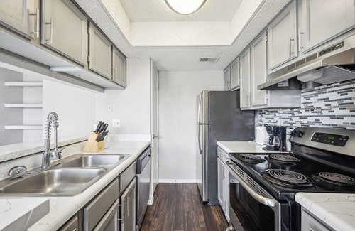 Bedford Apartment | 3001 Crystal Springs 721 I Spacious 2 Bed 12Bath