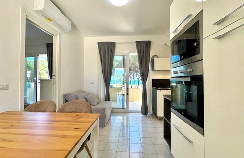Torre di Bari Apartment | " Villa Rosa On The Beach "