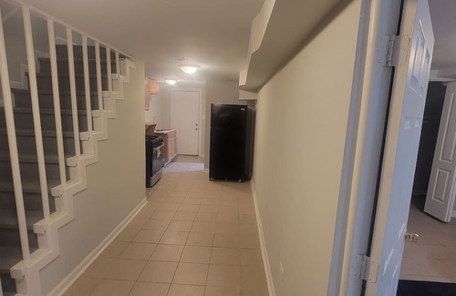 Woodlawn Apartment | Chic 1-bedroom apartment with AC, WiFi in excellent Chicago