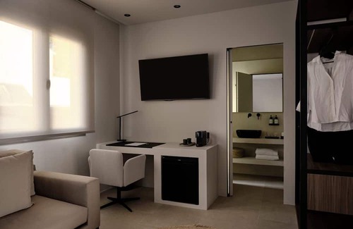 Khalandrion House | Endearing Athens Suite | Helios Suite | 1 Bedroom | Private Furnished Balcony | Prime Location | Chalandri
