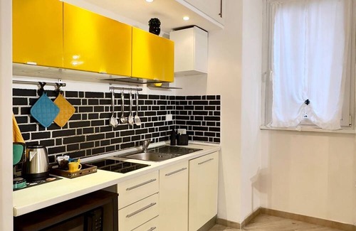 Tuscolano Apartment | Charming 1-bedroom apartment in enchanting Roma with AC, WiFi