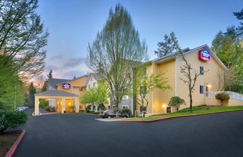 Bridle Trails House | Discover Seattle from our hotel in Washington